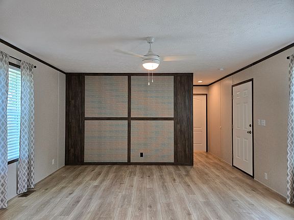 5th image of 225 Robin Dr