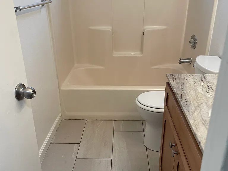 743 Bartlett Ave — Photo 9