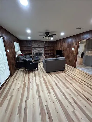 221 Martin Ln — Photo 14