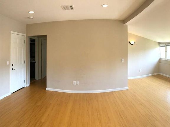 4th image of 225 N Avenue 52