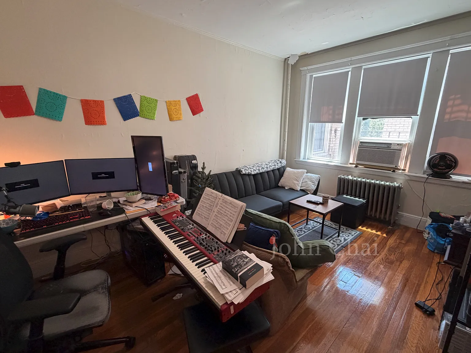 2 bed, 700 sqft, $2,375 — Photo 2