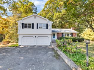 13 Bear Ridge Dr, Bloomfield, CT 06002