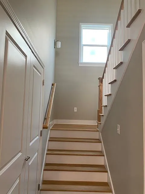 3 bed, 3.5 bath, 1900 sqft, $2,600 — Photo 3