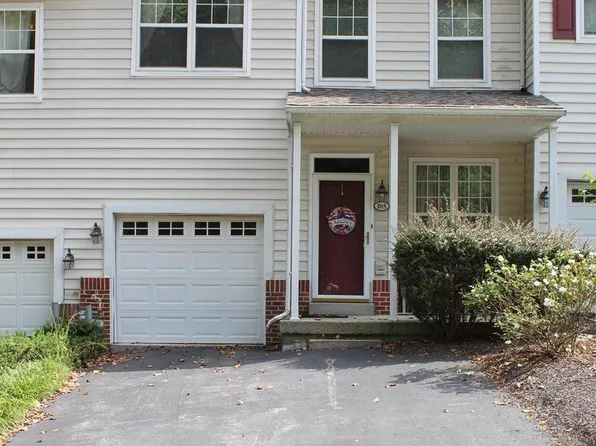 105 Yorktown Ct, Malvern, PA 19355