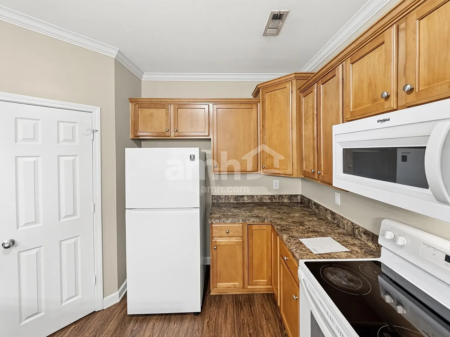 3 bed, 2.5 bath, 1975 sqft, $2,625 — Photo 3