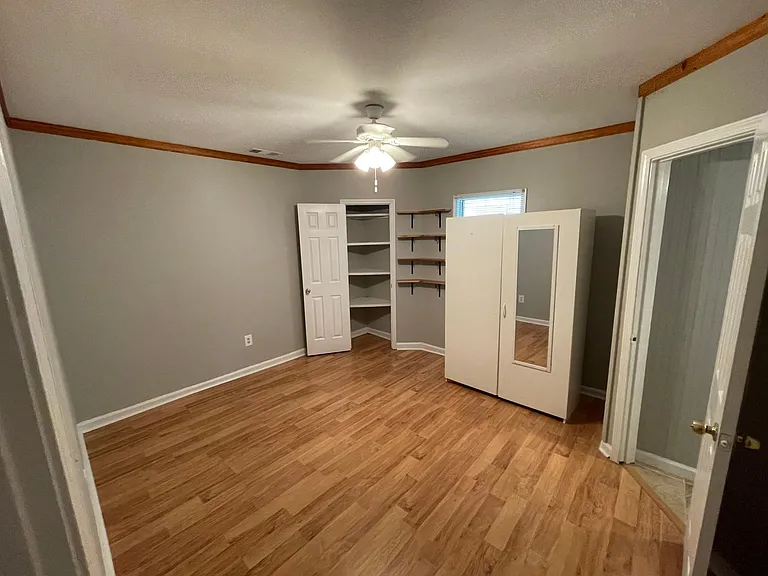 552 Pulaski St — Photo 29