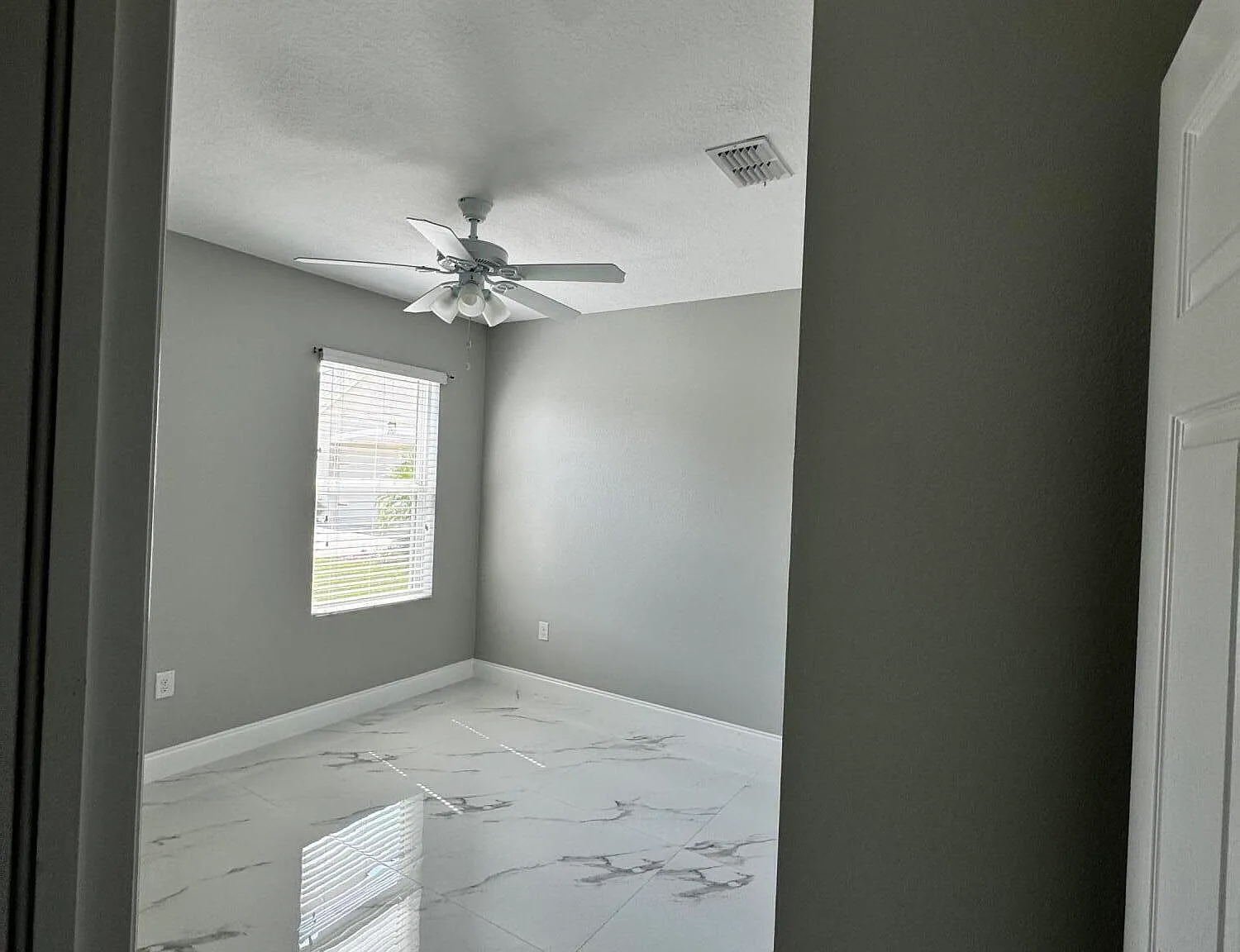 4 bed, 2.0 bath, 1934 sqft, $2,600 — Photo 4
