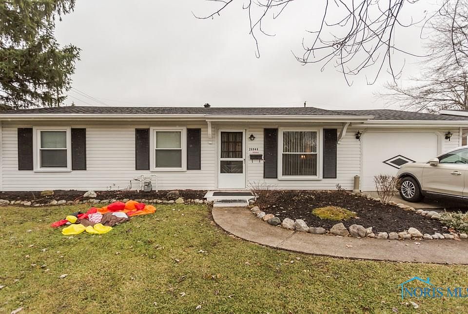 1st image of 26946 Whiteside Dr