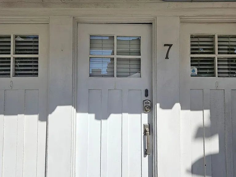 181 Orange Ave — Photo 2