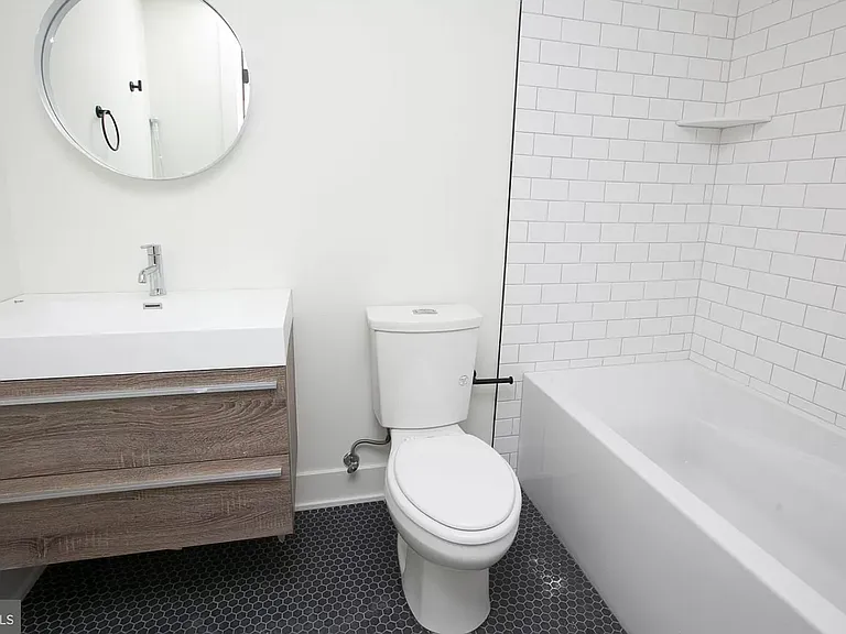 Newly Constructed Apartments in Fishtown — Photo 11