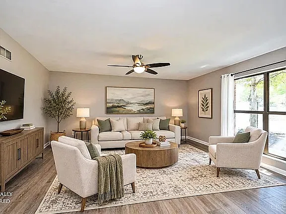 10205 Hightower Ct — Photo 3