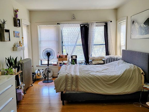 2nd image of 845 W Washington Blvd APT D2
