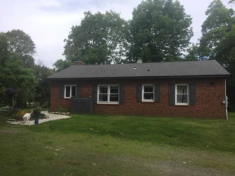 188 Rocky Hill Rd — Photo 2