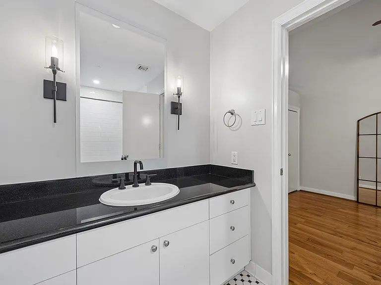 915 Franklin St #2L — Photo 24