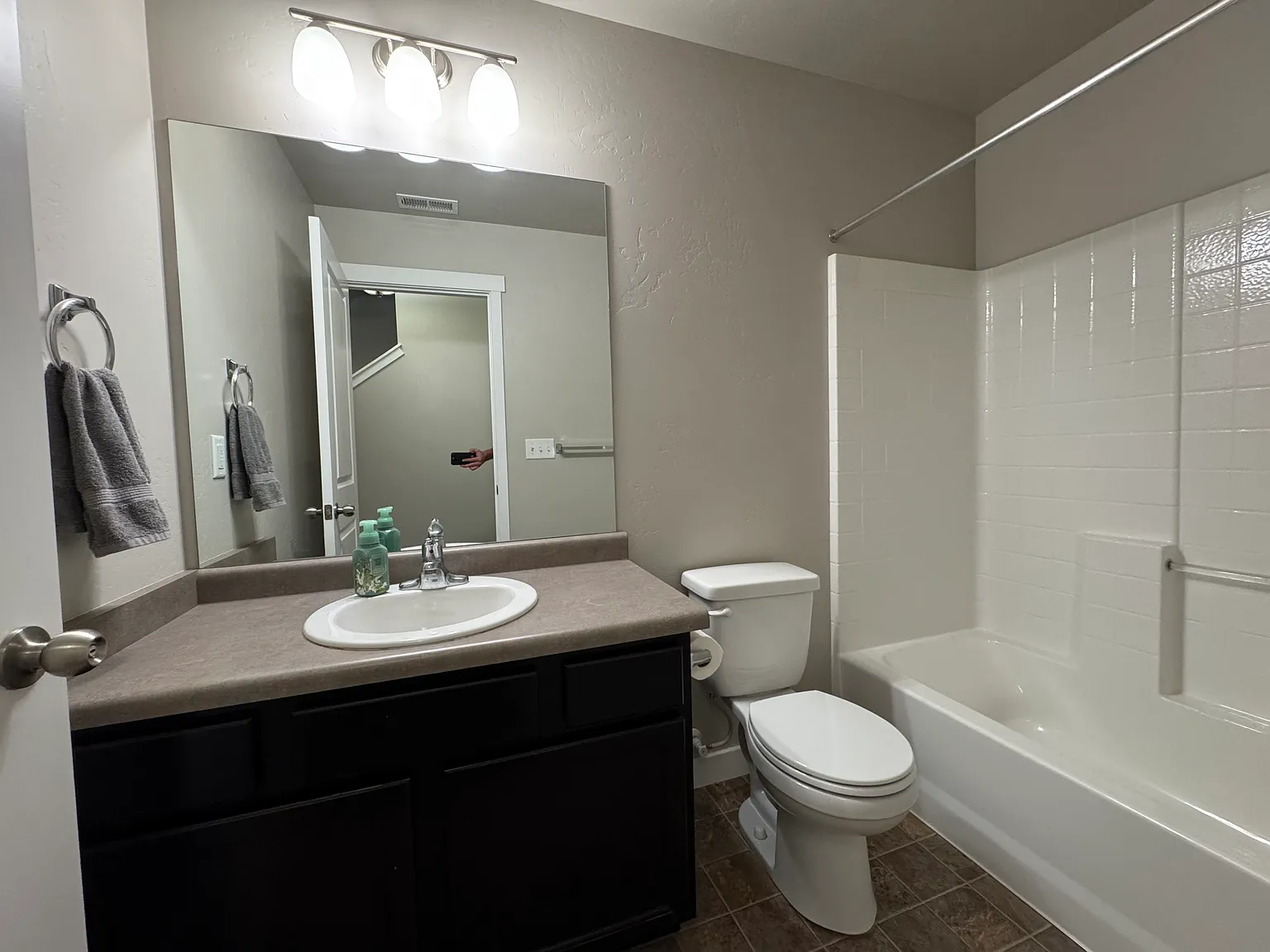 4 bed, 3.5 bath, 2036 sqft, $2,800 — Photo 2