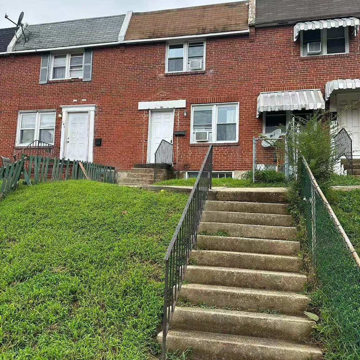 3 bed, 1.0 bath, 1125 sqft, $2,200 — Photo 1