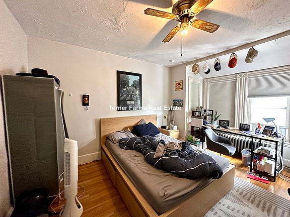 4th image of 15 Curtis Ave
