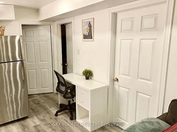5th image of 2586 Foxmeadow Rd N APT 1