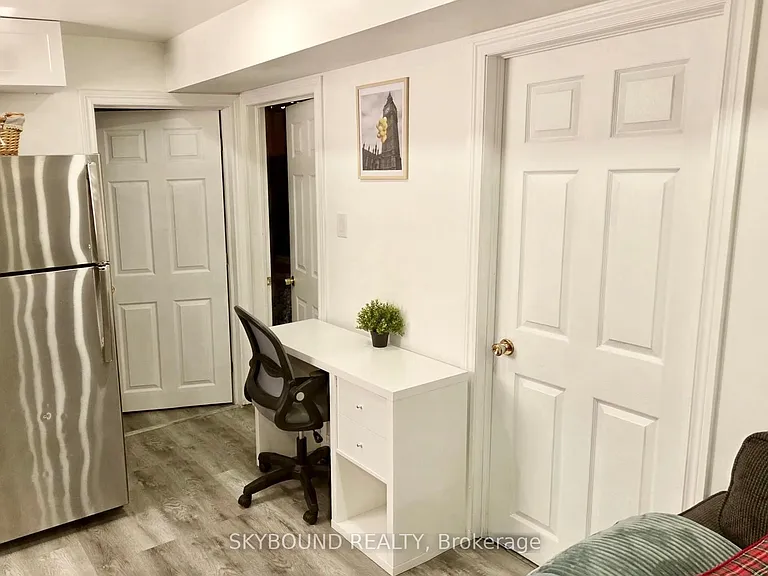 2586 Foxmeadow Rd N #1 — Photo 5