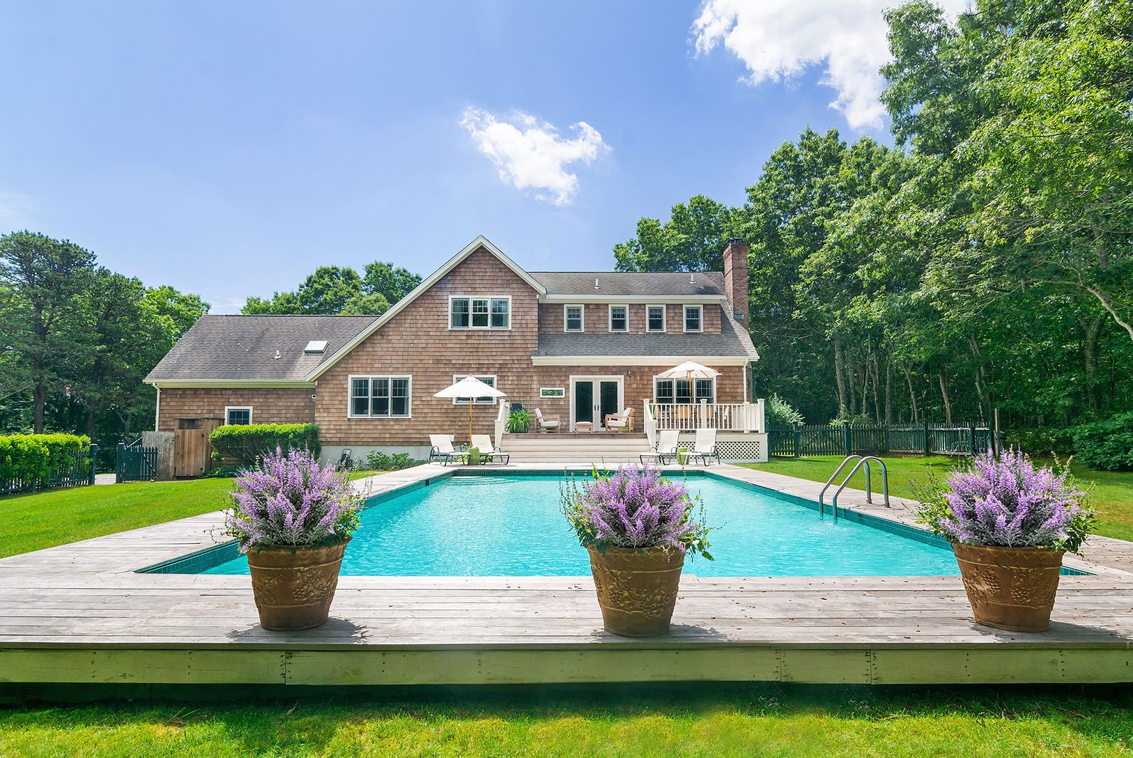  Expansive pool and rear yard