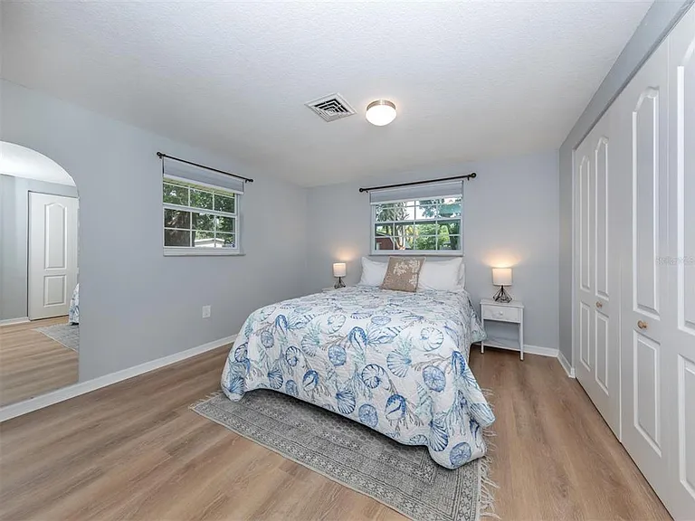 6115 Carlton Ave — Photo 15