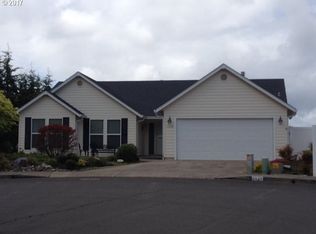 2939 W Sycan Ct, Roseburg, OR