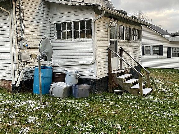 2nd image of 409 Clay St
