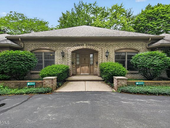 3rd image of 2043 Whitehall Rd
