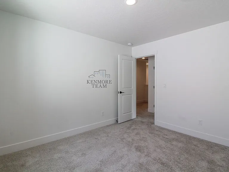 1030 S Underwood Pl #120 — Photo 16