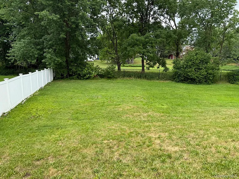 9 Ashland Ave — Photo 40