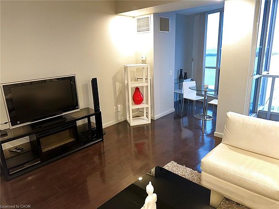 3rd image of 8 York St #2710