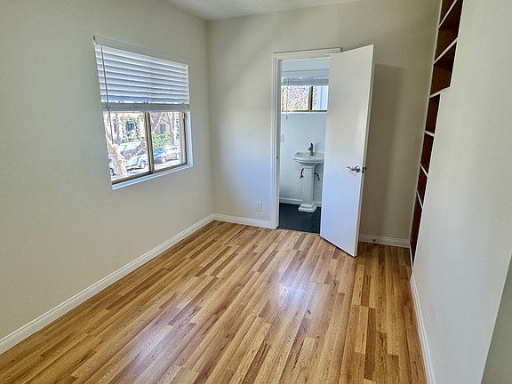 3rd image of 239 S Mansfield Ave #B