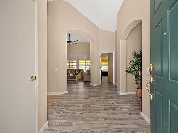 5th image of 7091 Lost Lake Ln