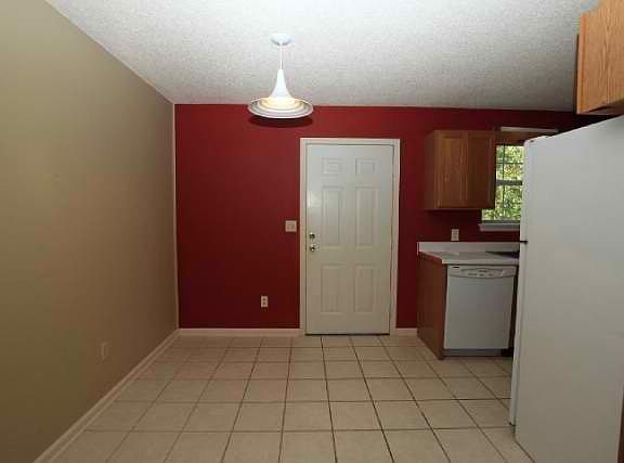 3rd image of 224 Geren Dr NE