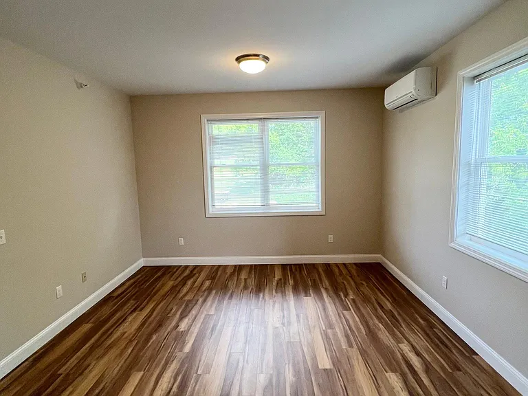 394 Main St #EIGHT — Photo 13