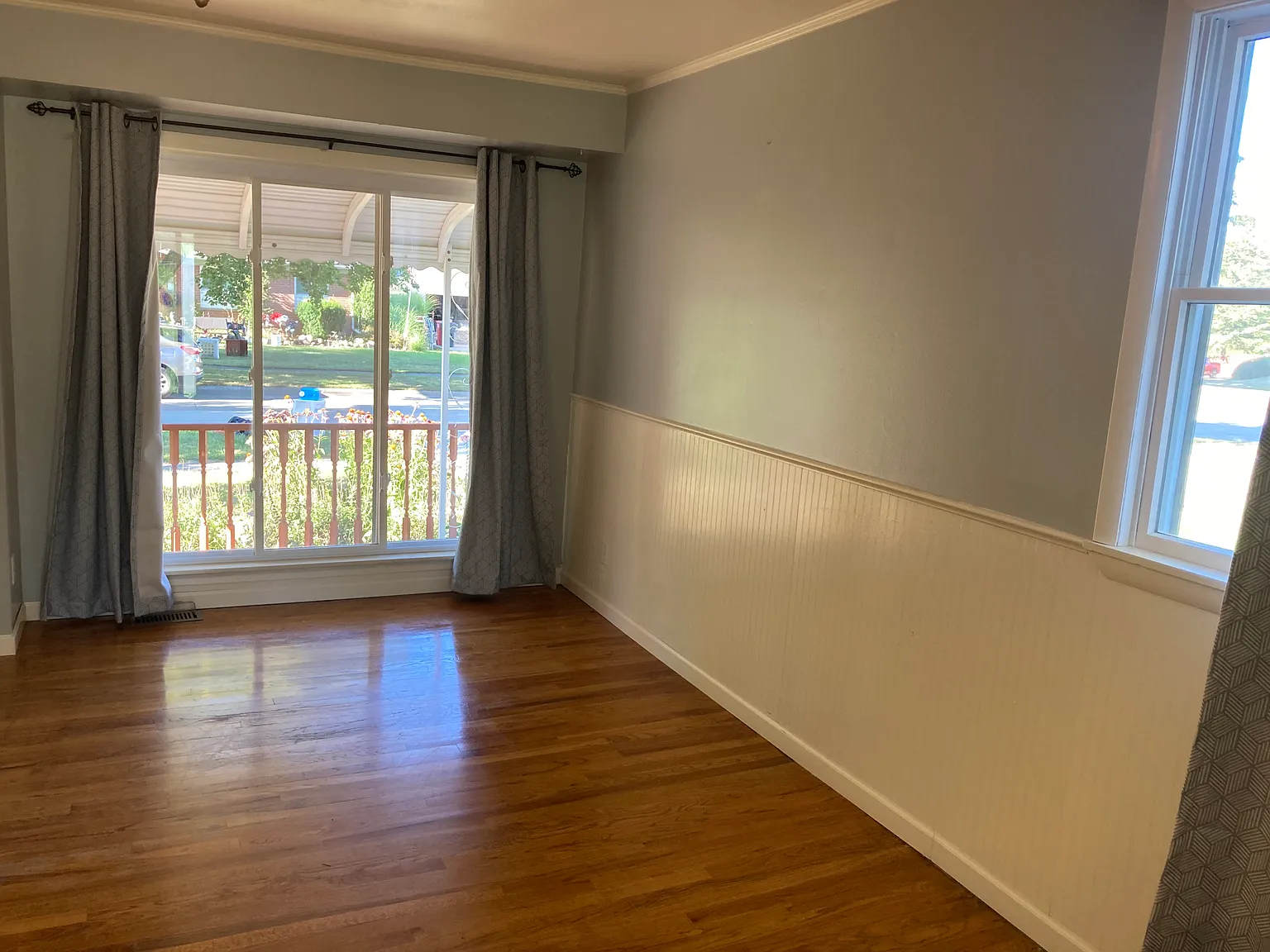 3 bed, 912 sqft, $1,800 — Photo 2