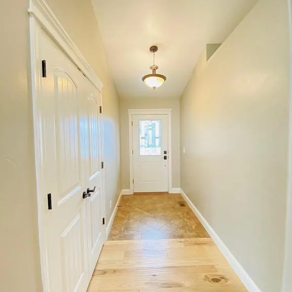 708 Emma Ct — Photo 3