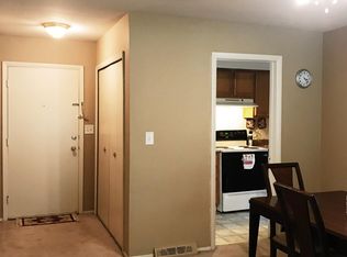 3260 Lindenwood Dr APT C, Dearborn, MI 48120