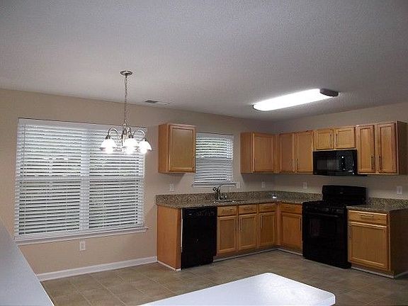4th image of 3757 Rosebud Park Dr