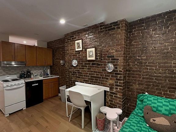 4th image of 21 Essex St APT 9