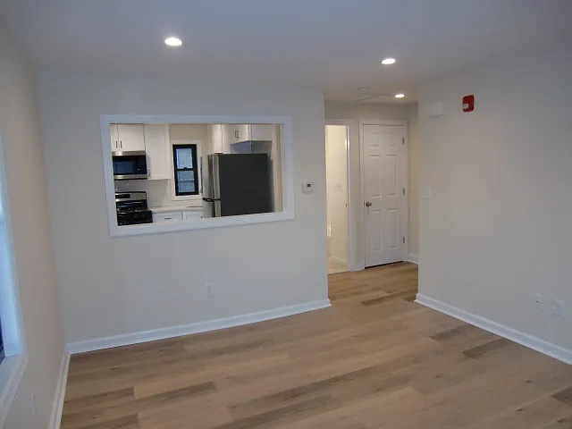 482 Broad Ave #7 — Photo 9