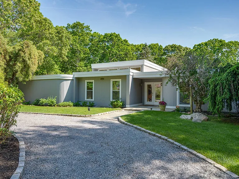 Peconic Hills Dr — Photo 22
