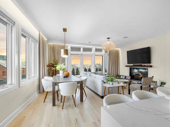 90 Bay Street Landing image 8 of 39