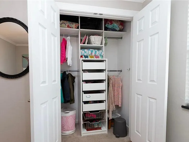 256 Castle Dr — Photo 15