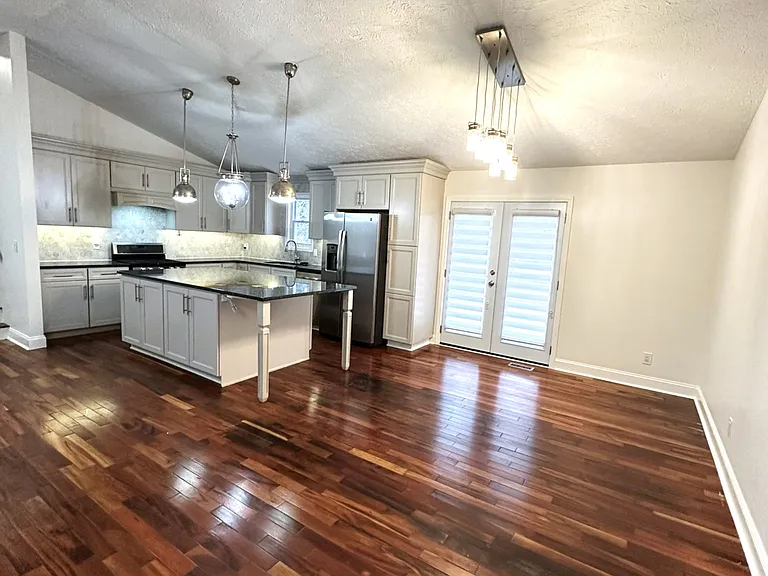 Kitchen / Dining View