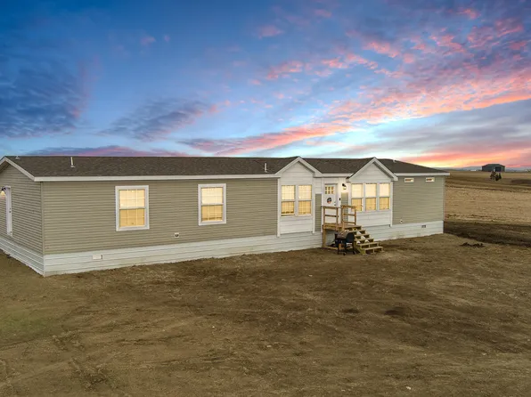 4493 Wrangler Rd, Mandan, ND 58554