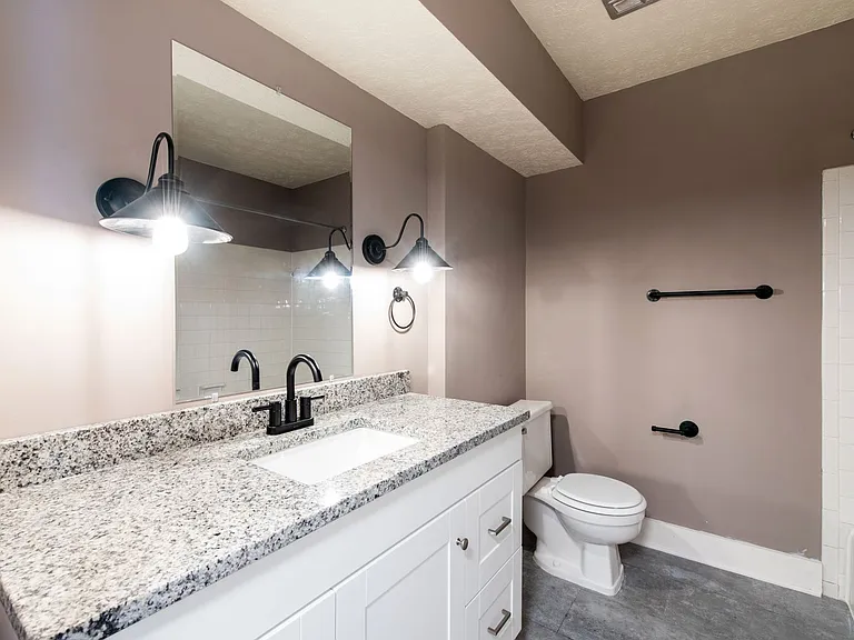 Grinstead Manor Apartments — Photo 11