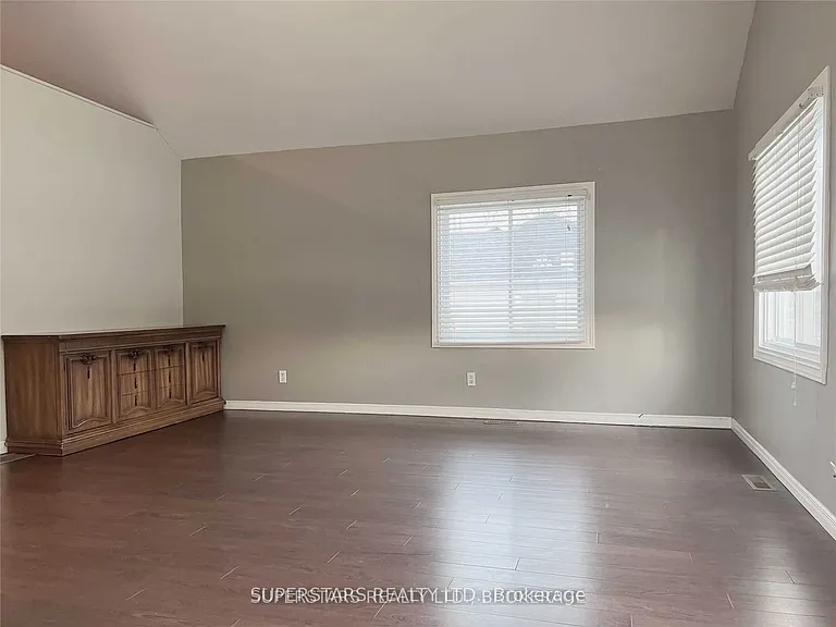 276 Parkwood Ave — Photo 6