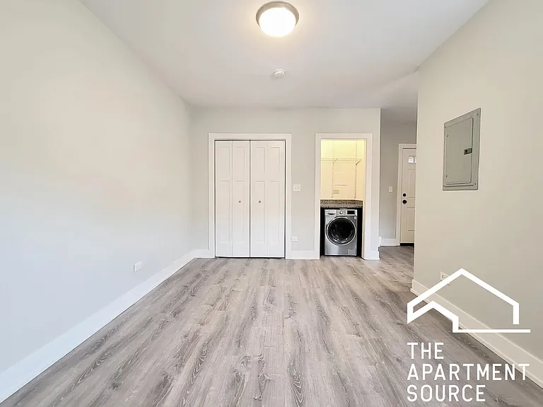 429 W Belden Ave #103 — Photo 4