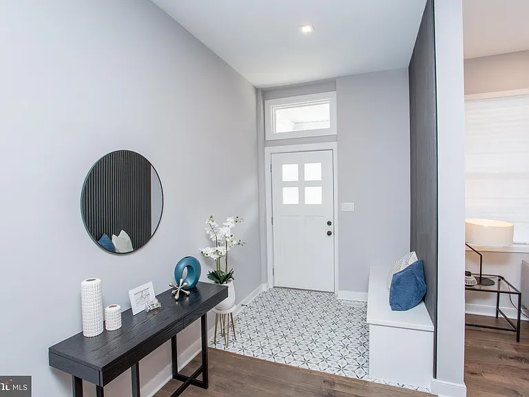 327 Wood St — Photo 6